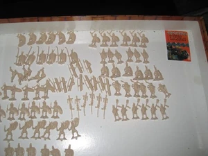 4.5 sets of Roman Republic Infantry in 1/72 Scale 72 Figures by Odemars #106 - Picture 1 of 4