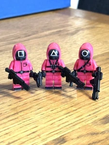 Squid Game Konvolut Customized Lego Solders Guards x3 TV Show Staffel 1 2 3 - Bild 1 von 4