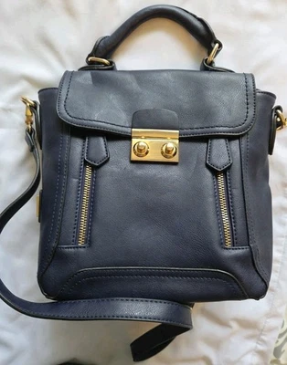 Bolso sin asas Christian Lacroix CXL by Chartres mensajero en cuero sintético azul.  Foto 1 de 4