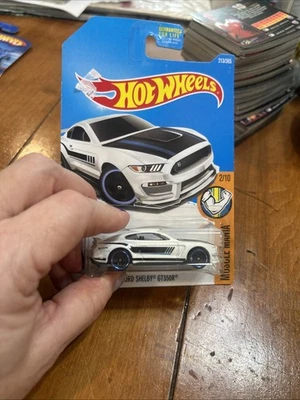 Ford Shelby GT350R - Branco - Muscle Mania 2/10 - Hot Wheels - 2015 - Novo lacrado - Imagem 1 de 3