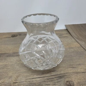 Vintage Crystal Glass Flower Vase Apx 16 cm Tall - Picture 1 of 5
