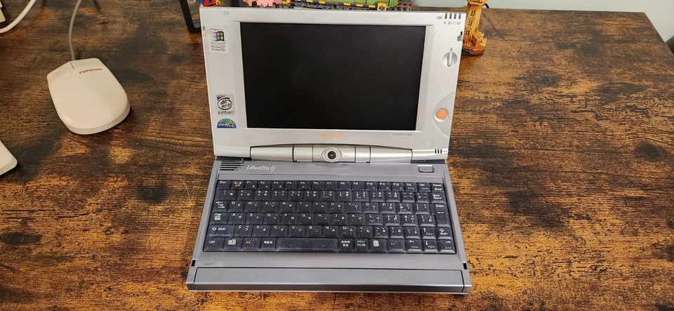 Toshiba Libretto ff1100v Intel Pentium 266 MHz For Parts or Repair - Image 1 of 4