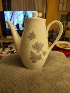 Noritake 102 Wild-Ivy CookinServe Teekanne mit Deckel - Bild 1 von 16