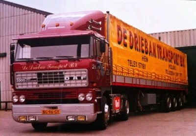 TEKNO 81527 DAF 3300 Trattore 4X2 & Semirimorchio Portiere " Di Drieban " ( Nl ) - Immagine 1 di 4