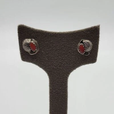 Vintage Sterling silver Red Coral Circle Navajo Stud earrings Foto 1 de 4