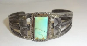 Bracciale Navajo Vintage Vecchio Stampato Argento e Turchese (Crepolato) Mrkd "27" - Foto 1 di 14