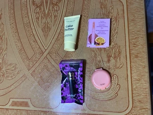 Juego de muestra de 4 piezas TARTE (rubor, labio jugoso, mantequilla de pastel, rímel) - nuevo - Imagen 1 de 9