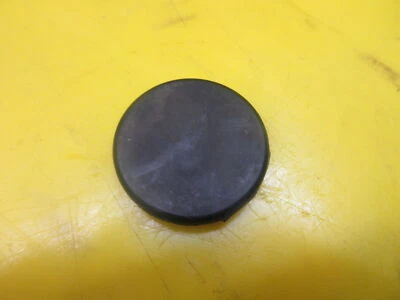 OEM GENUINO YAMAHA MOUNTAIN MAX SRX VMAX GOMA VIENTRE TAPÓN OJAL  Foto 1 de 4