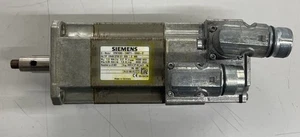 Siemens 3~Permanent Magnet Motor Synchronmotor 1FK7033-7AK71-1SA0-Z - Picture 1 of 3