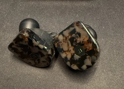 Master & Dynamic MW07 True Wireless Earphones - Bluetooth Enabled Noise - Image 1 of 4