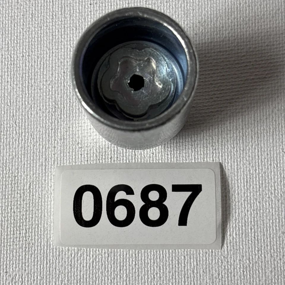 Llave de bloqueo de rueda de repuesto McGard (046600) (solo llave) Foto 1 de 4