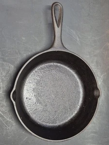 READ! Vintage Lodge 7 USA 5SK 8" Cast Iron Skillet - Picture 1 of 8
