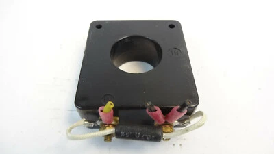 Instrument Transformers SHT-201-0.2 200:0.2A 50-400Hz 600V Current Transformer - Image 1 of 4