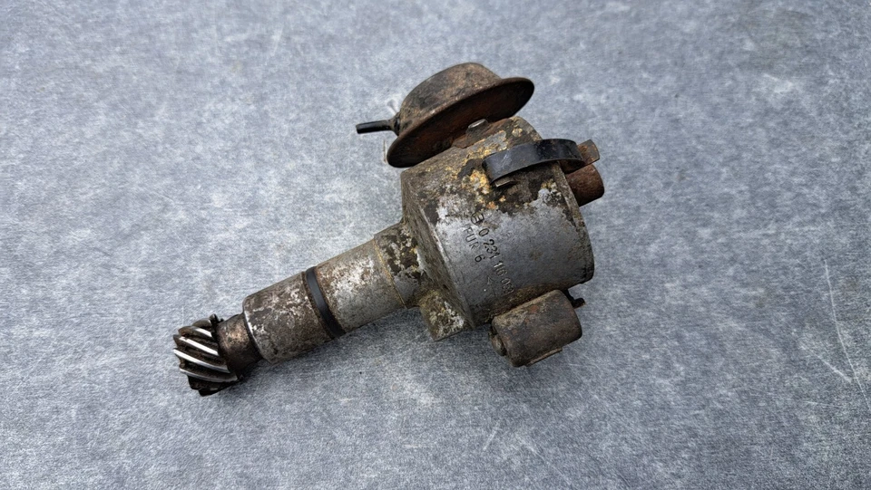 BMW E3 2500 2800 E9 2800 CS Coupe Ignition Distributor BOSCH 0231116053 JFUR6 M30 Engine - Image 1 of 4