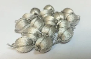 PASSEMENTERIE HOULES 16 PERLEN POMPONS FARBE GRAU REF 46P2CG - Bild 1 von 3