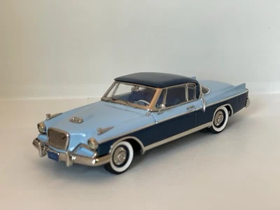 CONQUISTA 1956 STUDEBAKER HALCÓN DORADO Foto 1 de 2