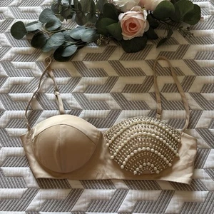 Sujetador con aros beige adornado con perlas Blithe LA para mujer talla mediana nuevo con etiquetas - Imagen 1 de 5