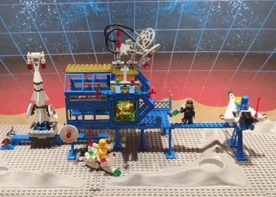 Lego 6971 Inter Galatic Command Base - Bild 1 von 4