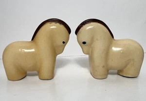 MCM Checoslovaquia CABALLO PONY Salero y Pimentero Pequeño Marrón Mediados de Siglo - Imagen 1 de 9