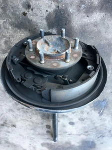 Eje trasero Toyota 4Runner 96-00 PASAJERO eje con placa de respaldo y ABS - neumático de 16" - Imagen 1 de 3