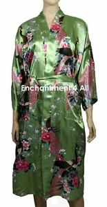 Eleganter handgefertigter langer Kimono Morgenmantel Pfauen-Design Seide Satin mit Taillenband, grün - Bild 1 von 4