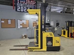 2016 HYSTER R30XMS3 ELECTRIC 3000 LB ORDER PICKER NARROW AISLE FORKLIFT YALE - Picture 1 of 9