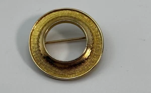 Vintage CORO Pegasus Gold Tone Circle Brooch Pin Signed - Picture 1 of 4