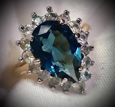 Anillo solitario oro amarillo 14k diamantes genuinos, zafiro pera azul natural Foto 1 de 4