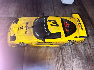 2001 C5-R CORVETTE ГОНОЧНАЯ ВЕРСИЯ Earnhardt Sr, Jr, Pilgrim, Collins Action 1:18  - Изображение 1 из 4