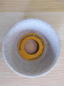 New Norton 4/3 x 1-1/2" x 1-1/4" Flaring Cup Grinding Wheel 32A46-J5VBE - Picture 1 of 7