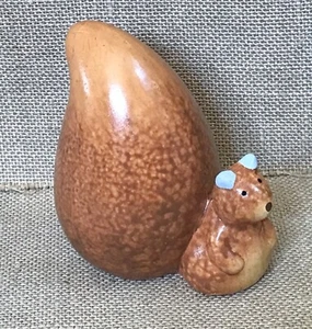 Squirrel Figurine Big Bushy Tail Ceramic Woodland Cottage Goblin Core Kitsch - Picture 1 of 5