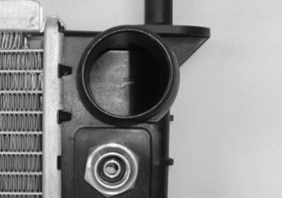 NEW RADIATOR ASSEMBLY FITS FORD F150 F250 F350 HERITAGE SUPER DUTY 1998-2004 - Image 1 of 2