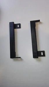 Land Rover Discovery 1, 2 & RRC Rear Door Quarter Glass Support Bracket - PAIR - Picture 1 of 10