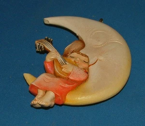Estatuilla de madera tallada a mano Anri - Ferrandiz, adorno de luna creciente, 3" de alto - Imagen 1 de 1