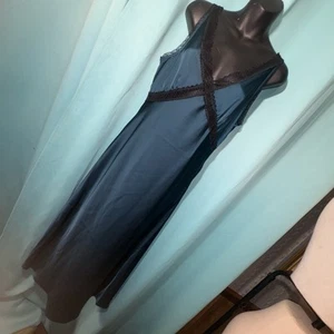 House of Harlow türkis Seide Spitze Satin Cut Out Goth Maxi Slip Kleid Gr. M neu mit Etikett - Bild 1 von 12