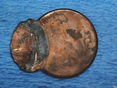 1983, Lincoln Memorial Penny, Way Off center, O/C Mint Error - Image 1 of 2