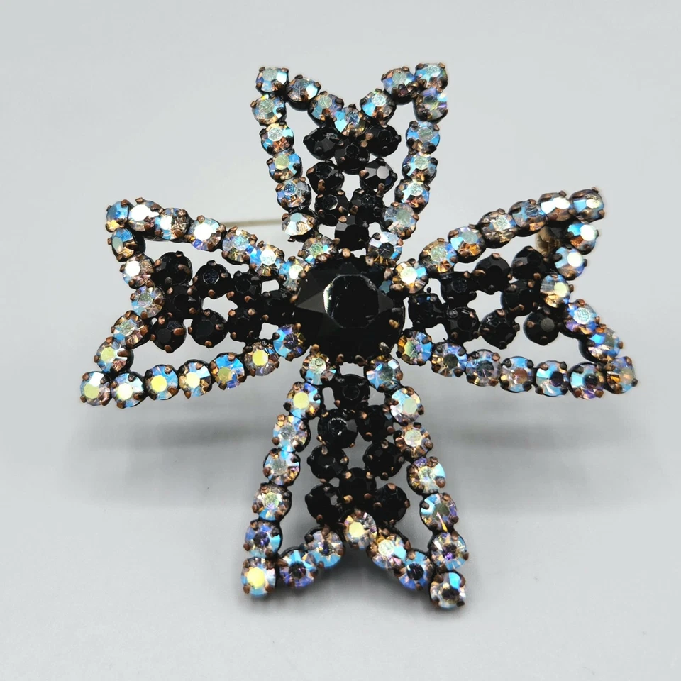 复古奥地利签名黑色和AB水晶光环马耳他十字胸针 — 第 1/4 张图片