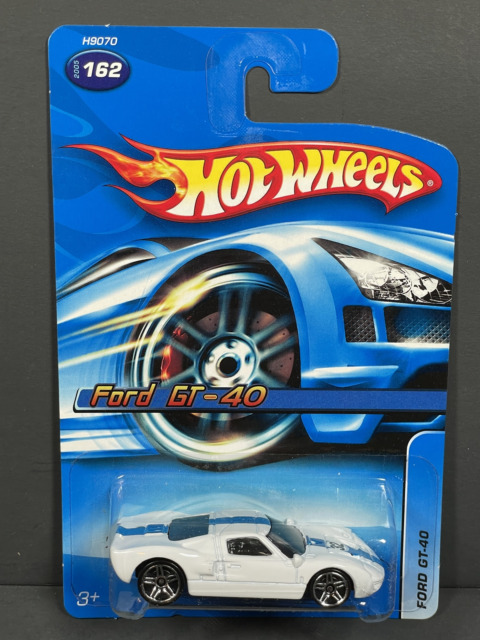 Hot Wheels FORD GT 2018 GRAN TURISMO Series #2 White FORD GT 1:64 Scale  Collectible Die Cast Metal Toy Car Model #7/8 : : Toys