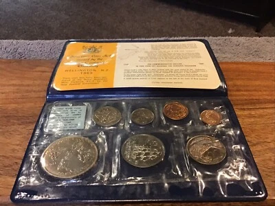 1969 Coins of New Zealand Set 7 Coins Polished Grade Coins Royal Mint James Cook - Image 1 of 4