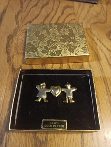 Children Holding Heart Brooch . Unbranded.  - Picture 1 of 6