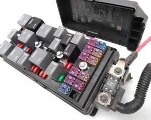 25883120_03 Chevrolet 2009 2010 Malibu 2.4L Engine Fuse Box Junction Block G1 - Picture 1 of 12