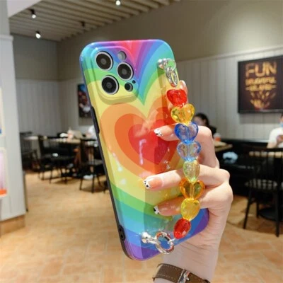 Linda capa de smartphone com padrão feminino e alça antiqueda - Imagem 1 de 4