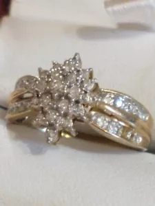10k Diamond Cluster Ring- Size 6 Natural diamonds. - Picture 1 of 5
