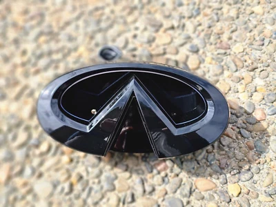 PARA SEDÁN INFINITI G37 2009-2013 LED blanco emblema parrilla delantera. Foto 1 de 4