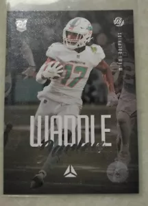 2021 Chronicles JAYLEN WADDLE #213 Luminance Base Rookie RC Miami Dolphins - Picture 1 of 5