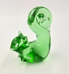 Vintage Art Glass Paperweight Green Color SQUIRREL Figurine - Unknown Maker - Picture 1 of 3