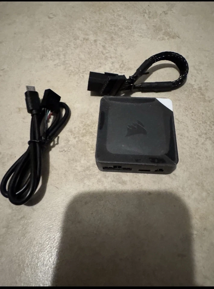 Hub de sistema de enlace iCUE negro Foto 1 de 1