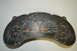 98-05 Chevy Blazer GMC Jimmy Speedometer Instrument Cluster gauges 09353785 - Picture 1 of 7