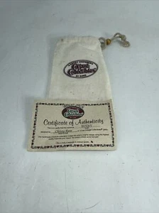 Ganz Cottage Sammlerstücke Miniatur ""Bixby"" Tasche und COA - COA NUR KEINE PUPPE - Bild 1 von 5