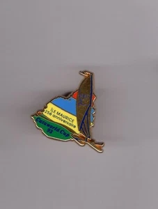 Pin's voile / Cataworld cup 93 - île Maurice - 25 ans (signé Arthus Bertrand) - Picture 1 of 2